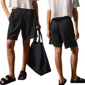 James Perse - Women’s Lightweight Linen Bermuda Short - Black, Size 1, Small US